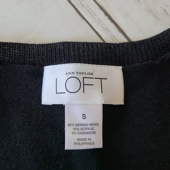 Ann Taylor LOFT Black Tunic Sweater - Deep V-Neck, Long Sleeve, Size 2 - Picture 3 of 12